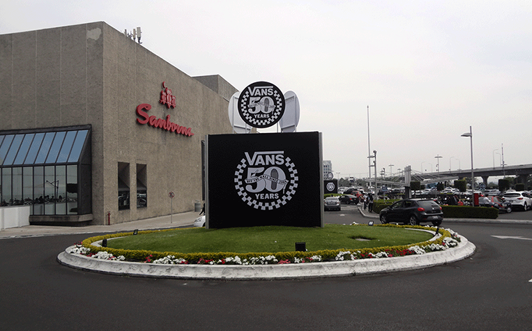 vans perisur